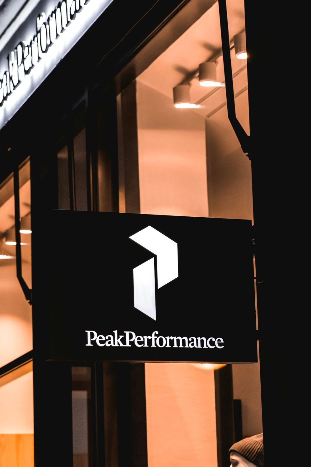 storefront peakperformance
